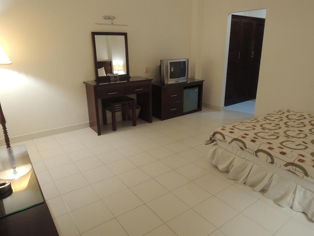 Phi Phung 2* Ho Chi Minh City