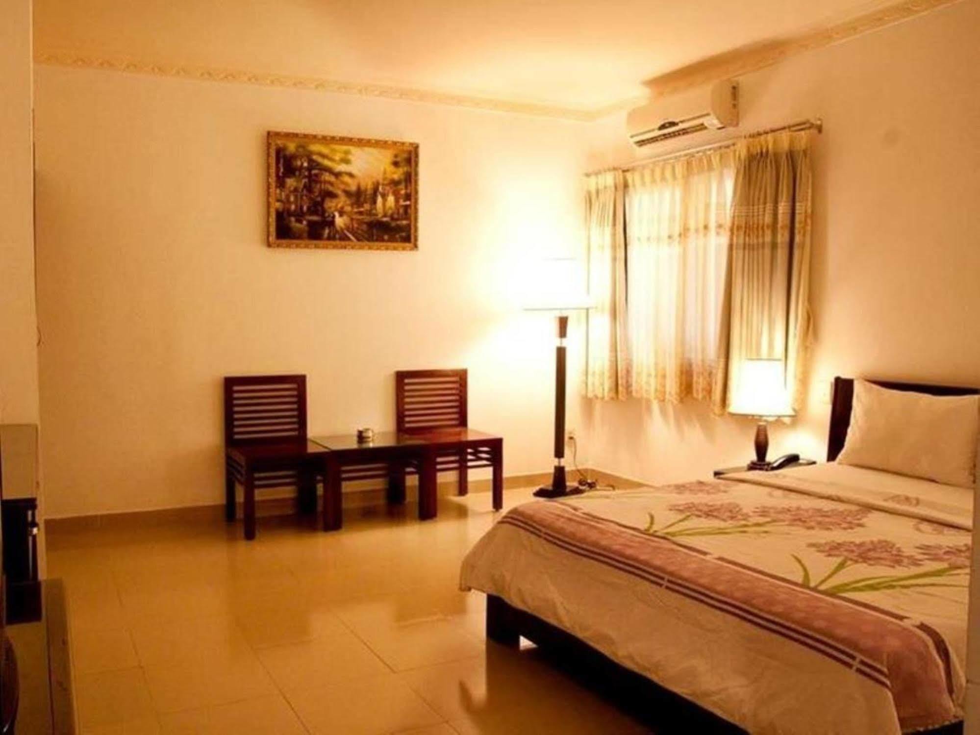 Hotel Phi Phung 2*